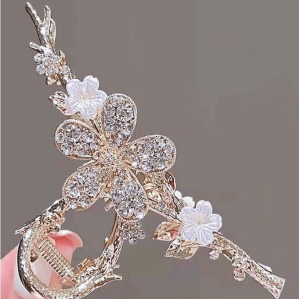 Rhinestone flower hair clip - Picture 2 of 2